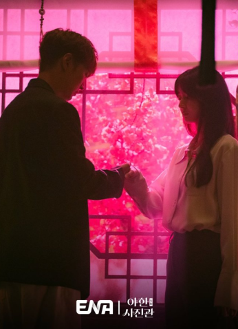 مسلسل  استديو منتصف الليل/ The Midnight Studio مترجم